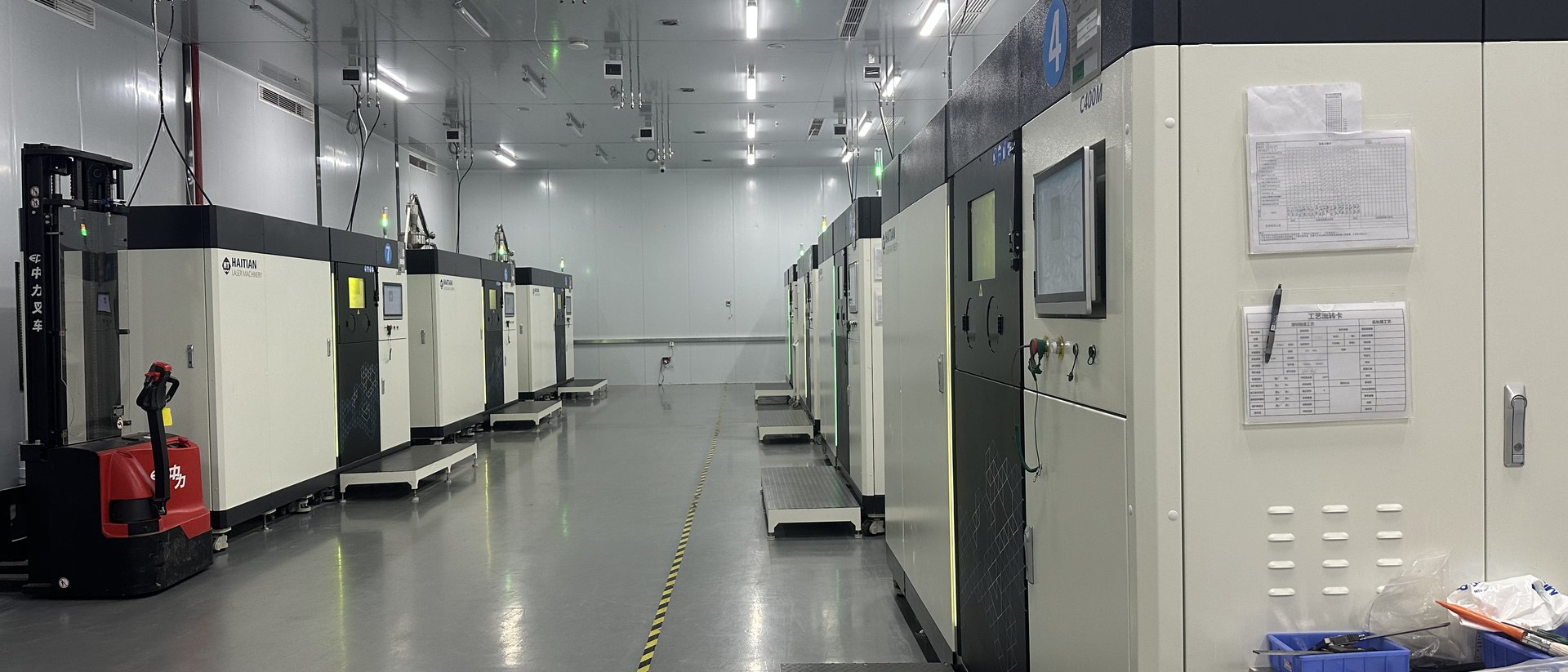 Injection molding production floor at Yuyao Taike Mold Factory, Ningbo, China